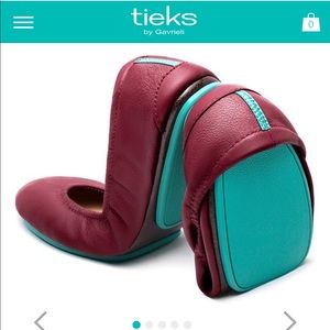 EUC Burgundy Tieks - Size 9